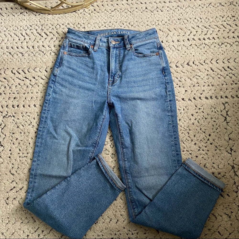 American Eagle high waisted “Mom” jeans